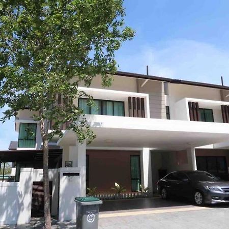 Promo Private Luxurious Nilai Vacation Home Exteriér fotografie