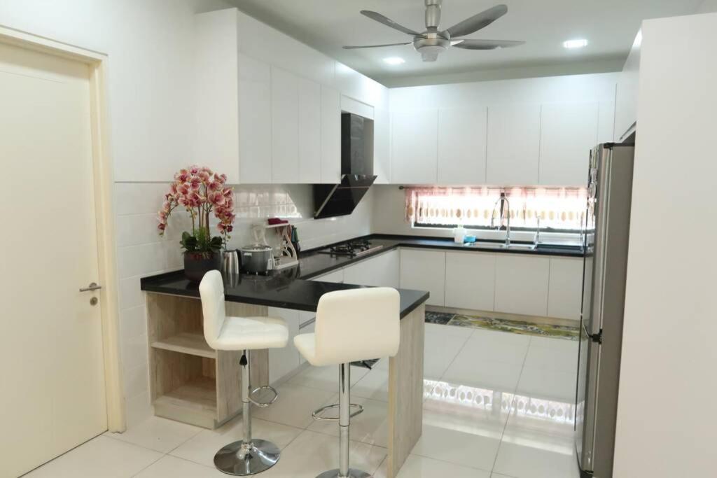Promo Private Luxurious Nilai Vacation Home Exteriér fotografie